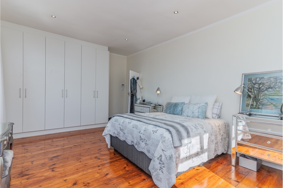 3 Bedroom Property for Sale in Cairnside Western Cape